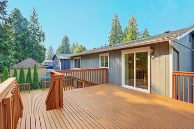 Professional Federal Way deck contractor in WA near 98003